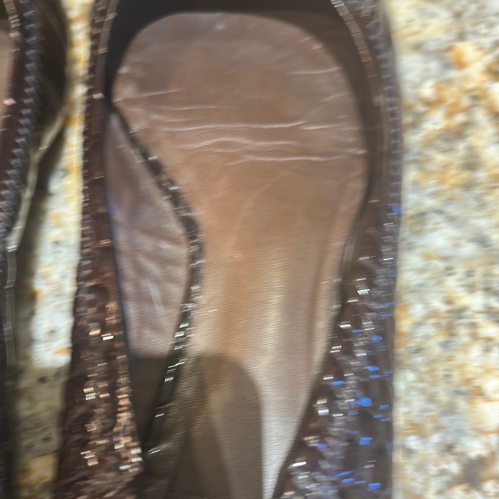 Tory Burch Brown Leather Flats with Classic Detailing - Picture 5 of 10